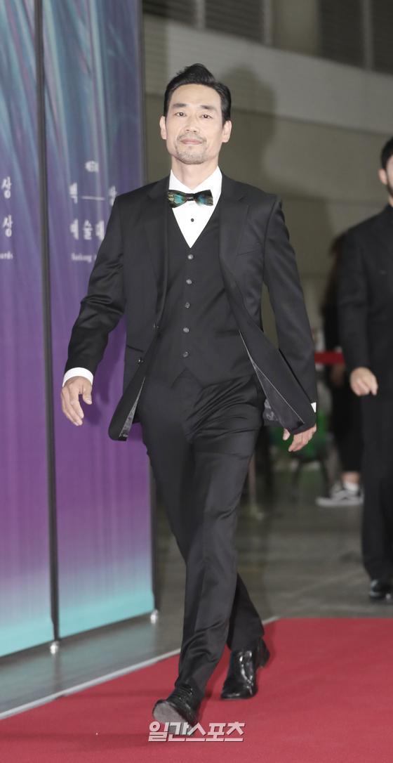 Actor Lee Sang-hong poses at the 57th Baeksang Arts Grand Prize Awards Red Carpet event held in KINTEX, Ilsan, Goyang City, Gyeonggi Province on the afternoon of the 13th.The 57th Baeksang Arts Grand Prize, the nations top comprehensive arts awards that cover TV, film and theater, will be broadcast simultaneously on JTBC, JTBC2 and JTBC4 from 9 pm and will also be broadcast live on Tiktok.The awards, which will be held by Shin Dong-yeop and Suzie, will be held in consideration of the Corona 19 situation after last year.Goyang = 2021.05.13