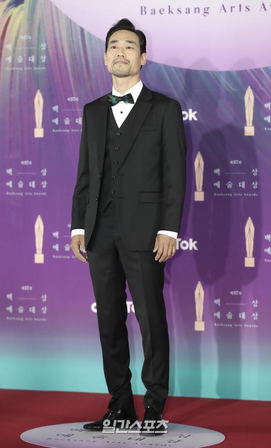 Actor Lee Sang-hong poses at the 57th Baeksang Arts Grand Prize awards red carpet event held in KINTEX, Ilsan, Goyang City, Gyeonggi Province on the afternoon of the 13th.The 57th Baeksang Arts Grand Prize, the nations top comprehensive arts awards that cover TV, film and theater, will be broadcast simultaneously on JTBC, JTBC2 and JTBC4 from 9 pm and will also be broadcast live on Tiktok.The awards, which will be held by Shin Dong-yeop and Suzie, will be held in consideration of the Corona 19 situation after last year.Goyang = 2021.05.13