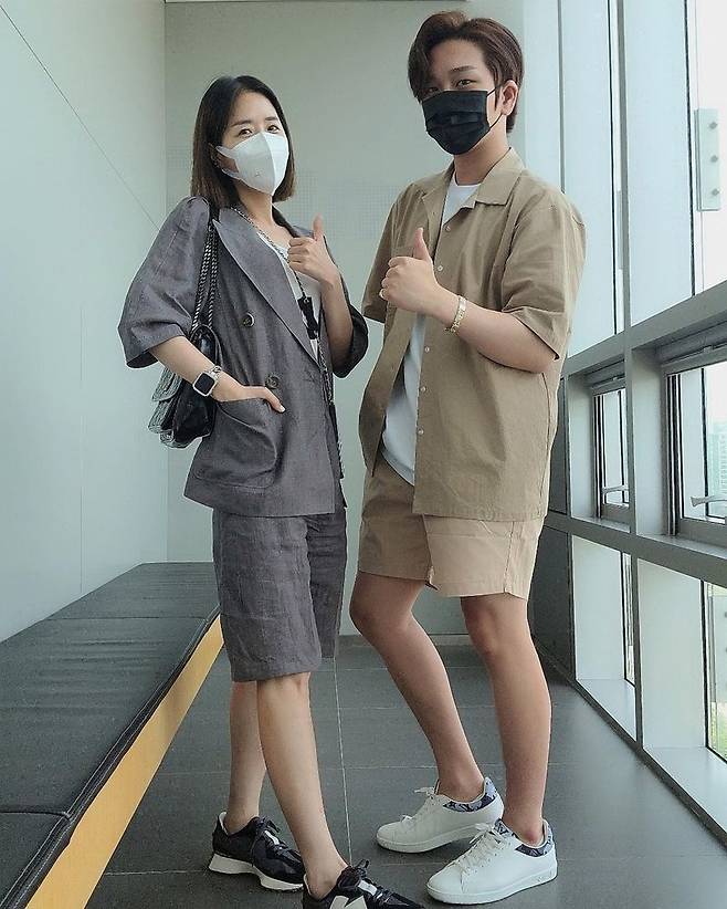 Group Koyote Shin Ji has released a humorous two-shot with Kim Soo Chan.Shin Ji posted two photos on his personal instagram on May 14 with an article entitled Prin Suchan, who always raises the tension to the highest level, ~ I am going to wait for all of us to wear the costumes today.In the photo, Shin Ji and Kim Soo Chan are wearing similar costumes with different colors and leaving a humorous authentication shot.Im drunk with similar poses, so its full of Brother and Sister.Kim Soo Chan, who confirmed the photo, responded pleasantly, My sisters photo zone is so good ~ ~ ~ ~ ~ ~ ~ ~ ~ ~ ~ ~ ~ ~ ~.In addition, the netizens attracted attention by responding to the two peoples Tikitaka as both the best, really dressed in two costumes, between close Brother and Sister.On the other hand, Shin Ji has been a judge of TV Chosun entertainment Mistrot 2 and recently DJ of MBC standard FM Jung Jun Ha, Shin Jis single bungle show.