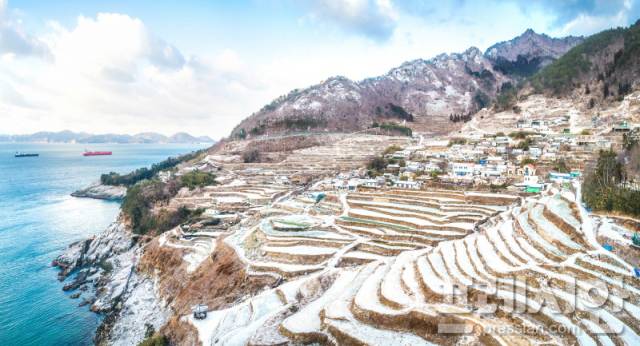 ▲눈 쌓인 남해 가천 다랭이 마을 설경.ⓒ남해군청 홍보팀 하철환