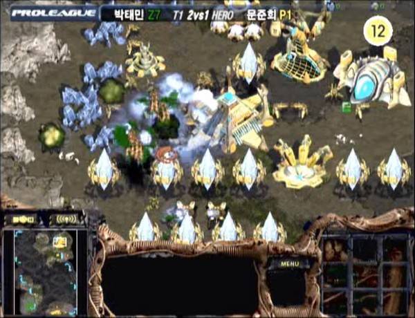 프로토스의 본진을 노린 뮤탈리스크, 사진=OGN 영상 캡처