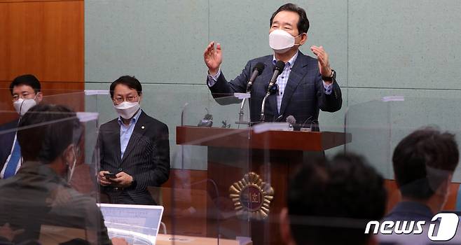 정세균 전 국무총리가 16일 전북 전주시 전북도의회에서 기자회견 열고 발언을 하고 있다. 2021.5.16/뉴스1 © News1 유경석 기자