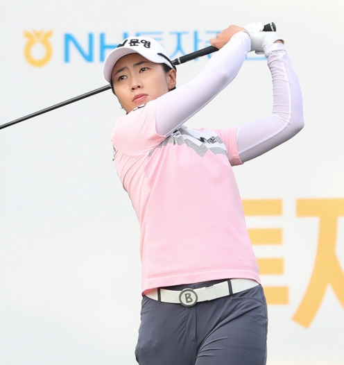 2021년 한국여자프로골프(KLPGA) 투어 NH투자증권 레이디스 챔피언십 우승 경쟁에 가세한 안나린 프로. 사진제공=KLPGA