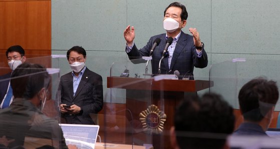 정세균 전 국무총리는 16일 전북 전주시 전북도의회에서 열린 기자회견에서 이재용 삼성전자 부회장 사면 관련 질문에 즉답을 피했다. 뉴스1