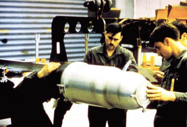 미국은 AGM-183A ARRW에 W80 계열 열핵탄두(사진)를 장착해 운용할 가능성이 높다. [위키피디아