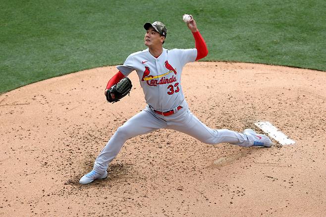 17일 샌디에이고전에서 공을 던지는 김광현. / AFP 연합뉴스