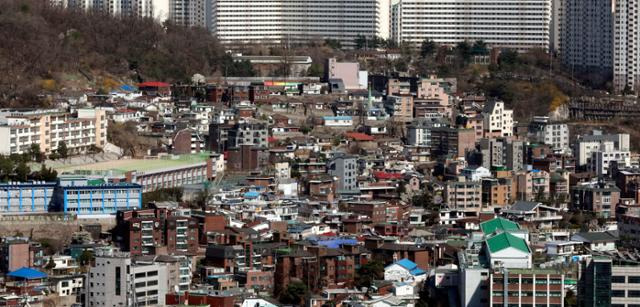 서울 도심에서 바라본 공공재개발 2차 후보지 성북1구역 일대. 뉴시스