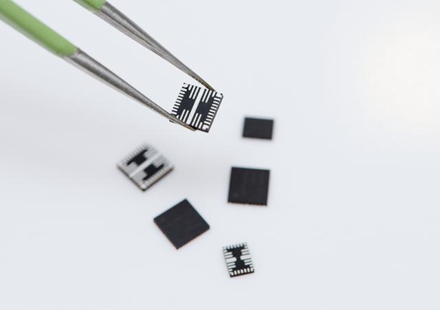 삼성전자가 최신 DDR5 D램 모듈의 성능을 극대화하고 전력 사용을 최소화하는 전력관리반도체(PMIC, Power Management IC) 3종을 공개했다. 사진=삼성전자
