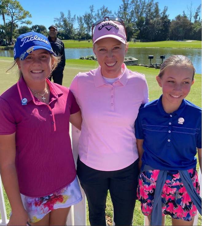 14살 소녀 클로이 코벨리스키(왼쪽)가 다음달 열리는 LPGA 투어 메이저 대회인 US여자오픈 출전권을 따내 화제다. 코벨리스키는 고향 언니인 모건 프레슬(가운데)과도 친하다.코벨리스키 인스타그램 캡처