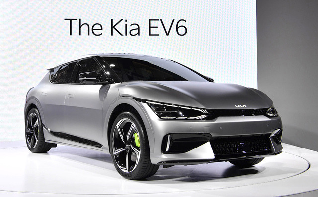 [서울=뉴시스]김병문 기자 = 기아가 전용 전기차 EV 시리즈의 첫 모델 'The Kia EV6(더 기아 이 브이 식스, 이하 EV6)'를 공개했다. 사진은 30일 온라인으로 진행된 기아 EV6 월드 프리미어 행사 현장에 전시된 EV6 모습. (사진=기아 제공) 2021.03.30. photo@newsis.com *재판매 및 DB 금지