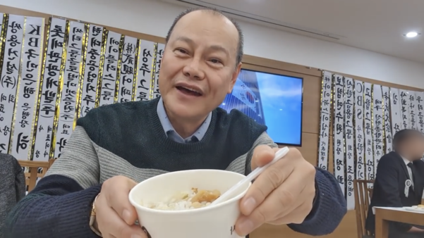 ▲ 김학철의 이른바 '장례식 먹방' 영상 화면. 유튜브 채널 '김학철TV' 화면캡처