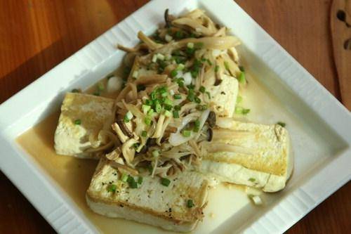 출처: 부산일보/ 두부버섯스테이크