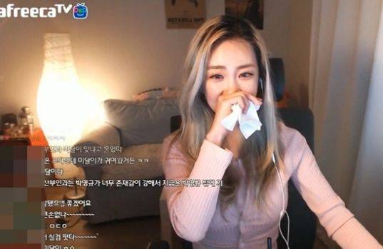 출처: 아프리카TV 김성은 방송캡쳐