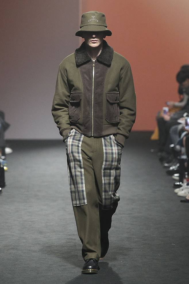 출처: 돈 한 17FW