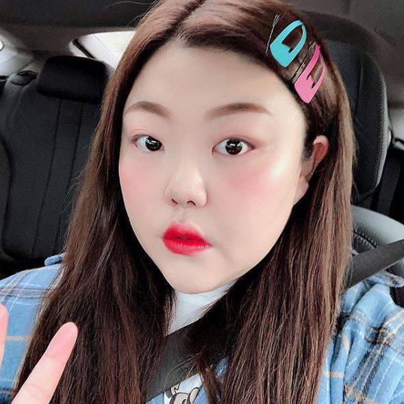 출처: 홀리SNS