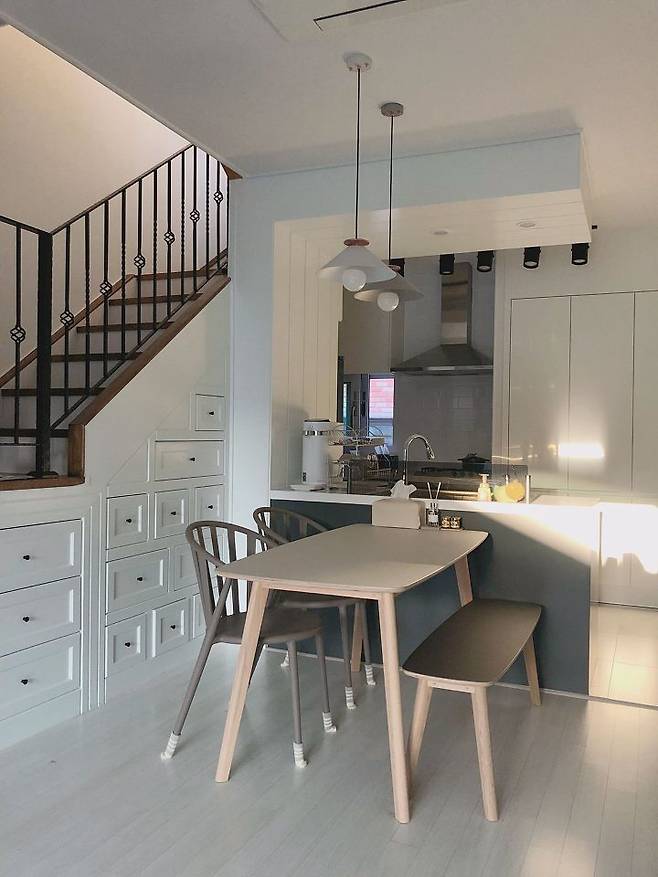 출처: <식탁><조명><의자> 등 제품정보 모아보기(▲이미지클릭)