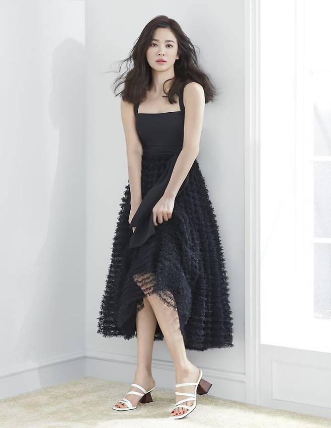 출처: 하퍼스바자 화보