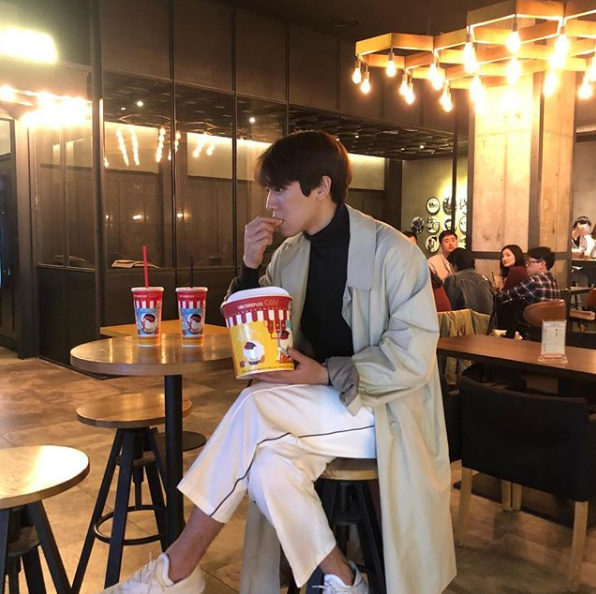출처: 윤홍빈 인스타그램