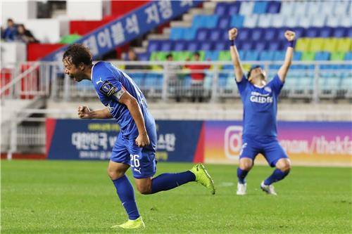 '80-80 클럽' 가입에 도전하는 프로축구 K리그 수원 삼성 염기훈 홍기원 기자 2019.10.2