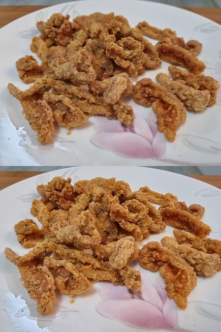 갤럭시S21로 촬영한 닭껍질튀김(위). 갤럭시S21 울트라로 촬영한 닭껍질튀김(아래).