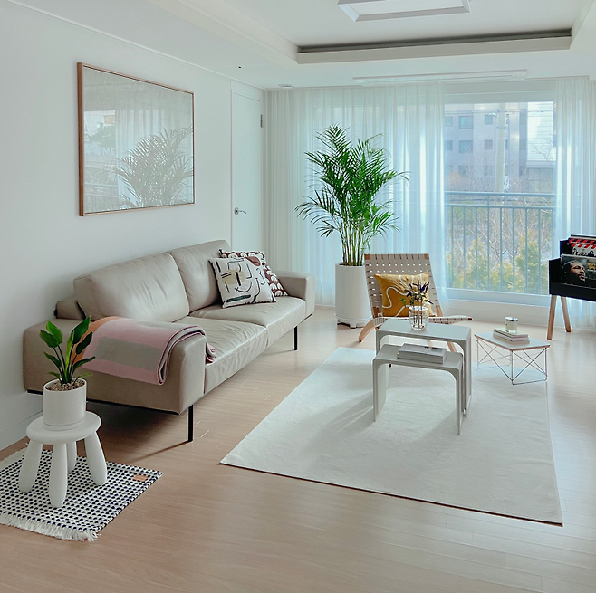 출처: 집꾸미기에서 <거실 가구> 정보 알아보기 (▲이미지 클릭!)