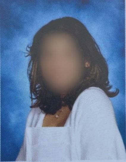 바트람 트레일 고교가 포토샵으로 가슴을 가린 사진. [트위터 캡처]