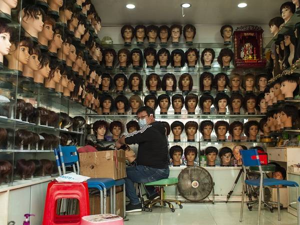 중국 후베이성 우한의 한 가발 가게의 모습. 신화뉴시스