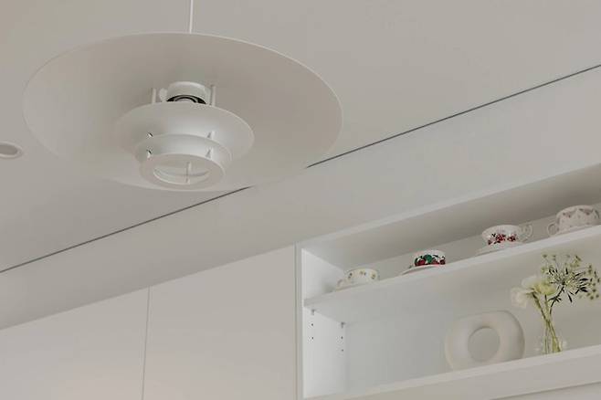 출처: <조명> 정보 보러가기 (▲이미지 클릭)