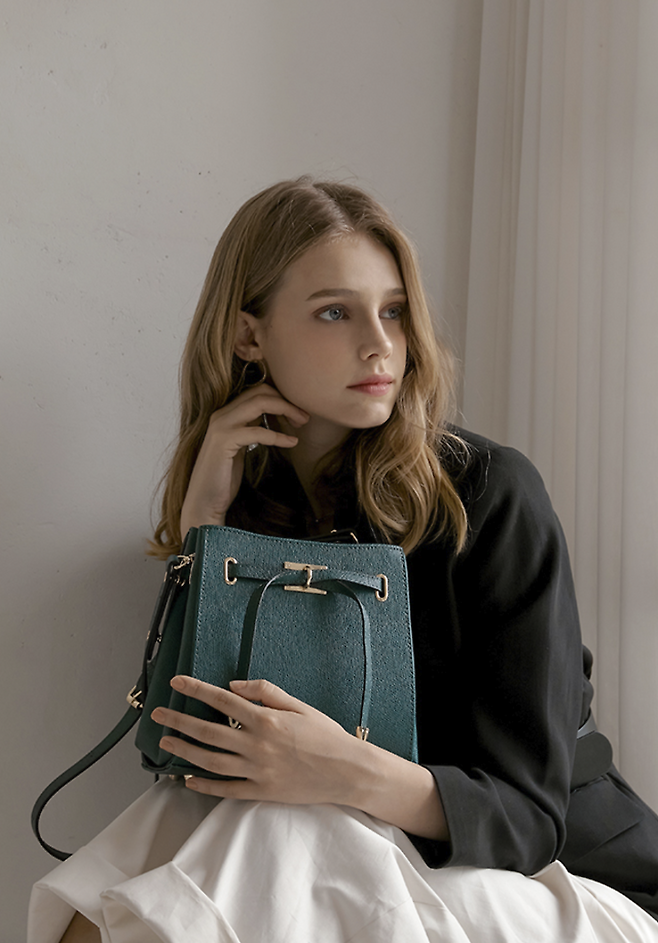 출처: 17 돈키 eryngium bag (bluegreen) - D1033BG (59,000원)