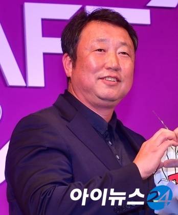 차명석 LG 단장은 오는 30일 키움 히어로즈와 홈 경기 종료 후 30분 부터 시작하는 올해 5번째 월간 유튜브 라이브에 임용수 캐스터와 함께 진행한다. [사진=아이뉴스24 포토 DB]