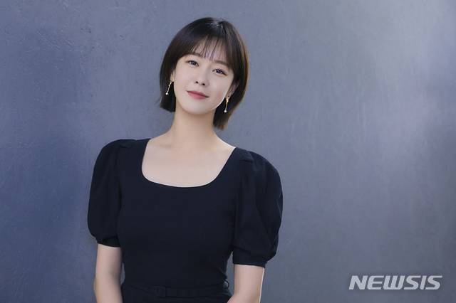 [서울=뉴시스]배우 경수진. (사진=YG엔터테인먼트 제공) 2021.05.24. photo@newsis.com