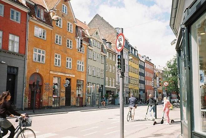 출처: 수지 인스타그램(@skuukzky)