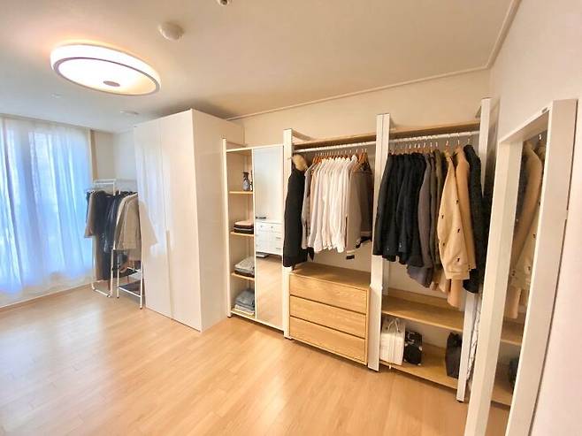 출처: <행거형시스템장><옷장> 등 제품정보 모아보기(▲이미지클릭)