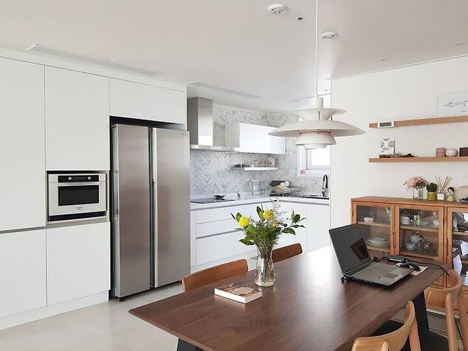 출처: <식탁><식탁의자> 등 제품정보 모아보기(▲이미지클릭)