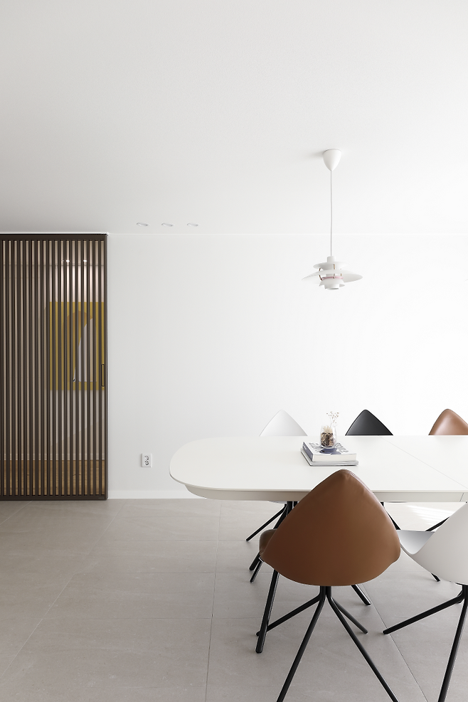 출처: <테이블><의자> 등 제품정보 보러가기(▲이미지클릭)