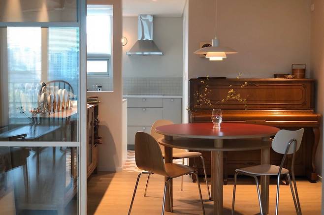 출처: <의자><조명> 등  제품정보 모아보기(▲이미지클릭)