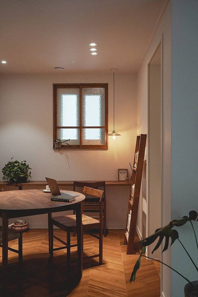 출처: <마루> <매거진 랙> 제품 정보 보러가기 (▲이미지 클릭)