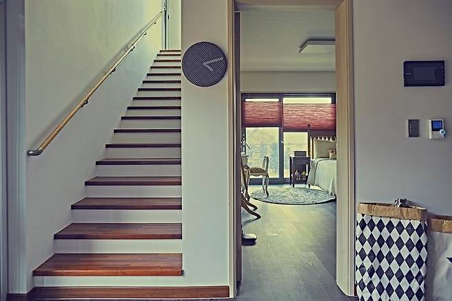 출처: 오늘의집 온라인 집들이 보러가기 (▲ 이미지 클릭)