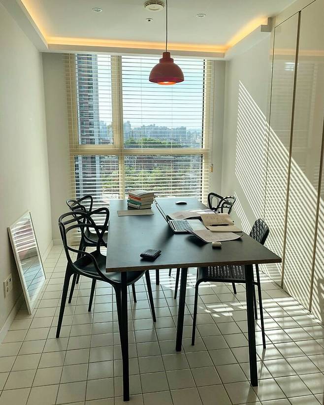 출처: <테이블> 제품 정보 보러가기 (▲이미지 클릭)