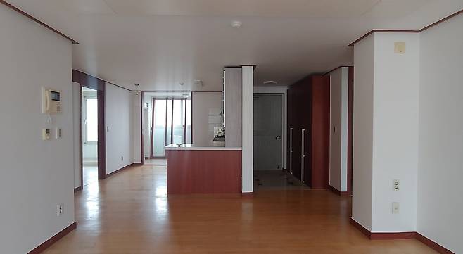 출처: 오늘의집 온라인 집들이 보러가기 (▲ 이미지 클릭)