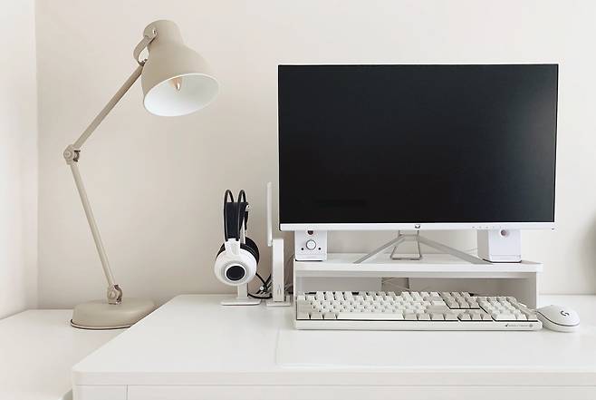 출처: <책상> 정보 보러가기 (▲이미지 클릭)