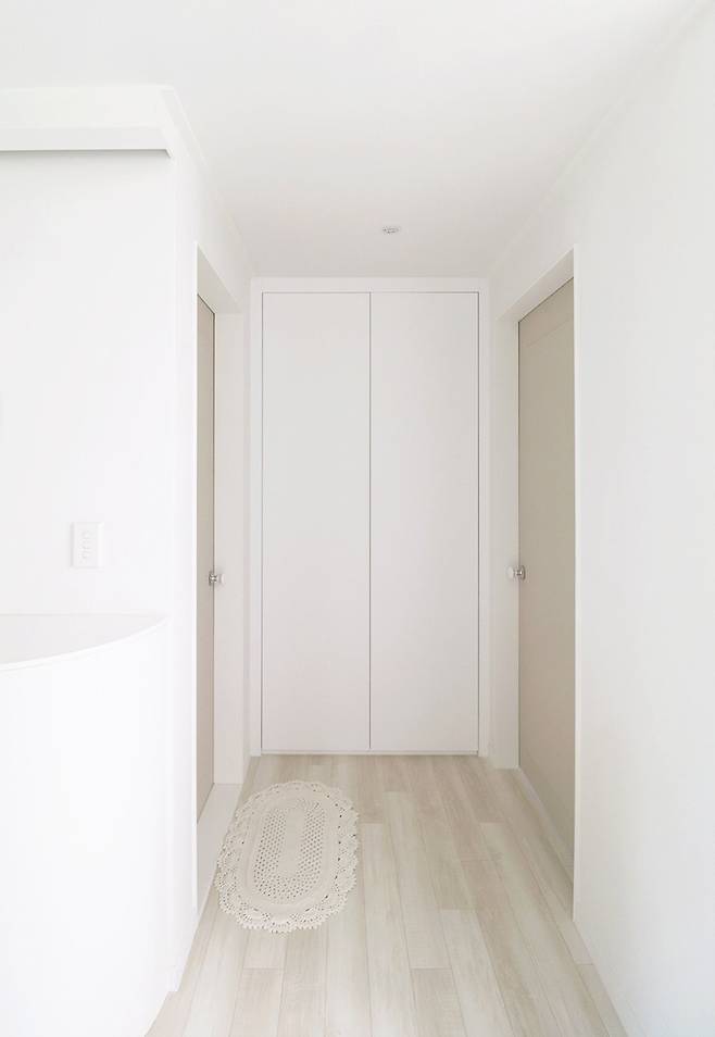 출처: 오늘의집 온라인 집들이 보러가기 (▲ 이미지 클릭)