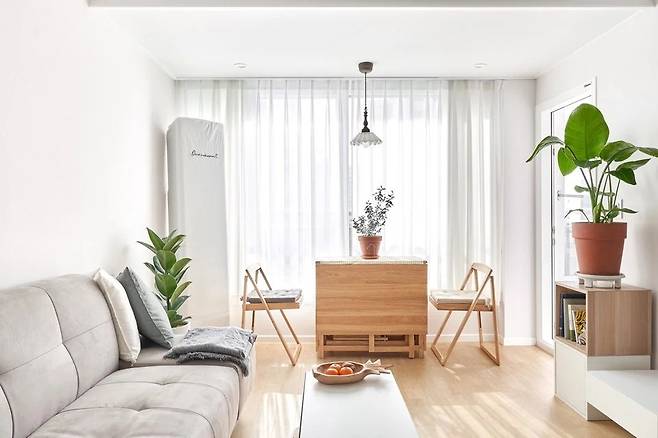 출처: <의자> 정보 보러가기 (▲이미지 클릭)