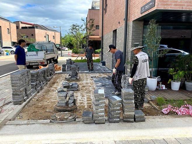 출처: 오늘의집 온라인 집들이 보러가기 (▲ 이미지 클릭)