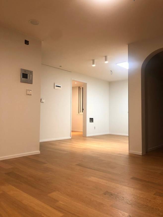 출처: 오늘의집 온라인 집들이 보러가기 (▲ 이미지 클릭)