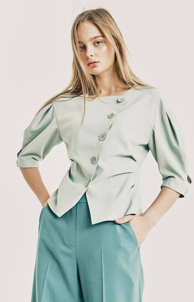 출처: 라인 스튜디오 원