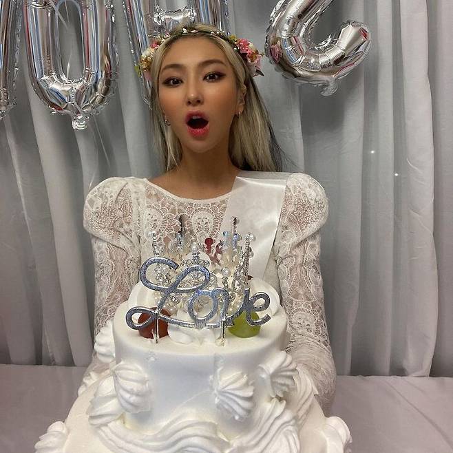 출처: 자이언트 핑크 인스타그램 (@giantpink)