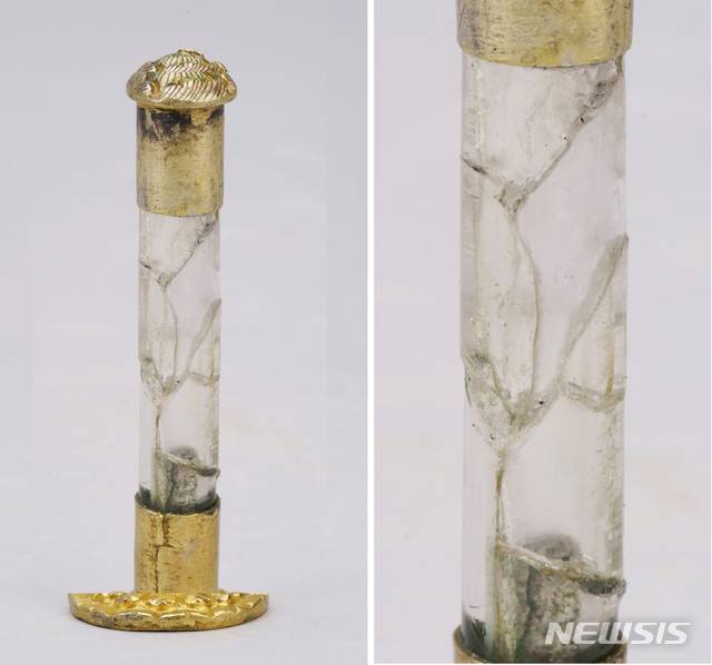 [서울=뉴시스] 보물 제1925호 이성계 발원 사리장엄구 일괄 중 보존처리한 유리제 사리병  (사진=국립중앙박물관 제공) 2021.05.26. photo@newsis.com