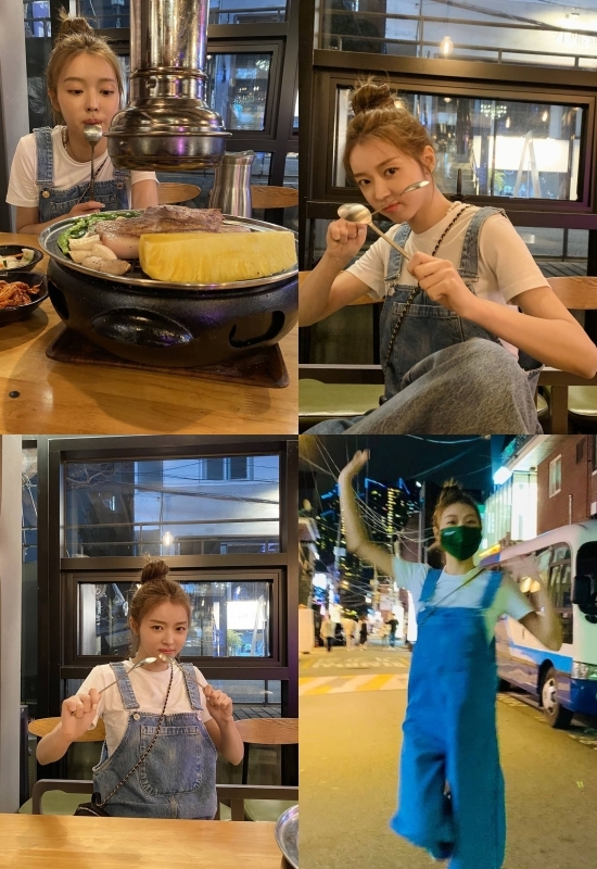 OH MY GIRL YooAs routine captures SightOn the 26th, OH MY GIRL YooA (real name: Yusia) posted a picture on his Instagram with an article entitled My Whole Life, Miracle... Todays winner is Miracles.In the photo, YooA is enjoying a meal in comfortable clothes.His water-stained beauty, cuteness and Meat love have attracted the official fan club Miracles Sight.On the other hand, OH MY GIRLs new song DUN DANCE (Dundon Dance) is showing strong performance in music video and video streaming rankings, starting with the top of major domestic music charts such as Genie, Bucks, and Flo.In addition, Melon Hits24 has been ranked gradually since its release, as well as being ranked with Nonstop and Dolphin released last year, proving OH MY GIRLs powerful sound source power once more.Dear OHMYGIRL (Title song: DUN DUN DANCE) is an album that solves the story of seven members who have spent about six years together under the name OH MY GIRL with lyrical sensitivity and colorful Sight of OH MY GIRL.The title song DUN DUN DANCE captures the essence of the OH MY GIRL table dance pop, which is bright, light, yet dim and sad.