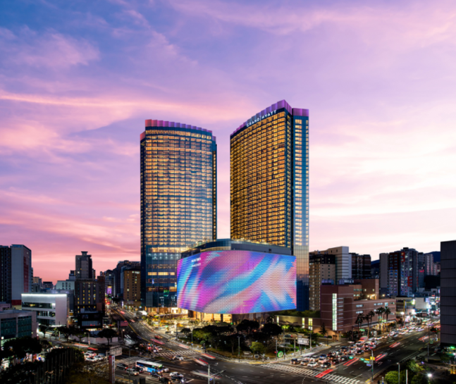 롯데관광개발은 오는 30일 CJ온스타일을 통해 그랜드 하얏트 제주 객실을 판매한다. /사진=롯데관광개발